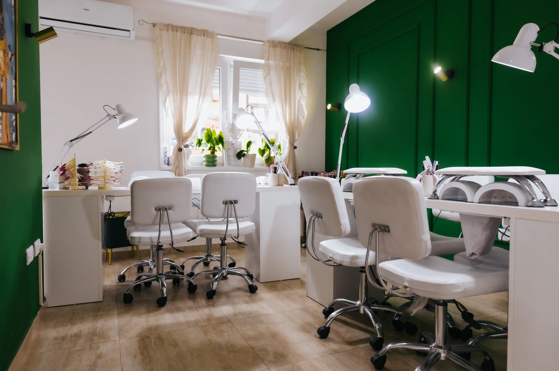 Njega noktiju u Mina Cosmetics Studio
